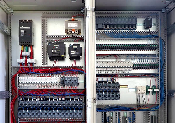 多（duō）效蒸發器自（zì）控櫃實拍